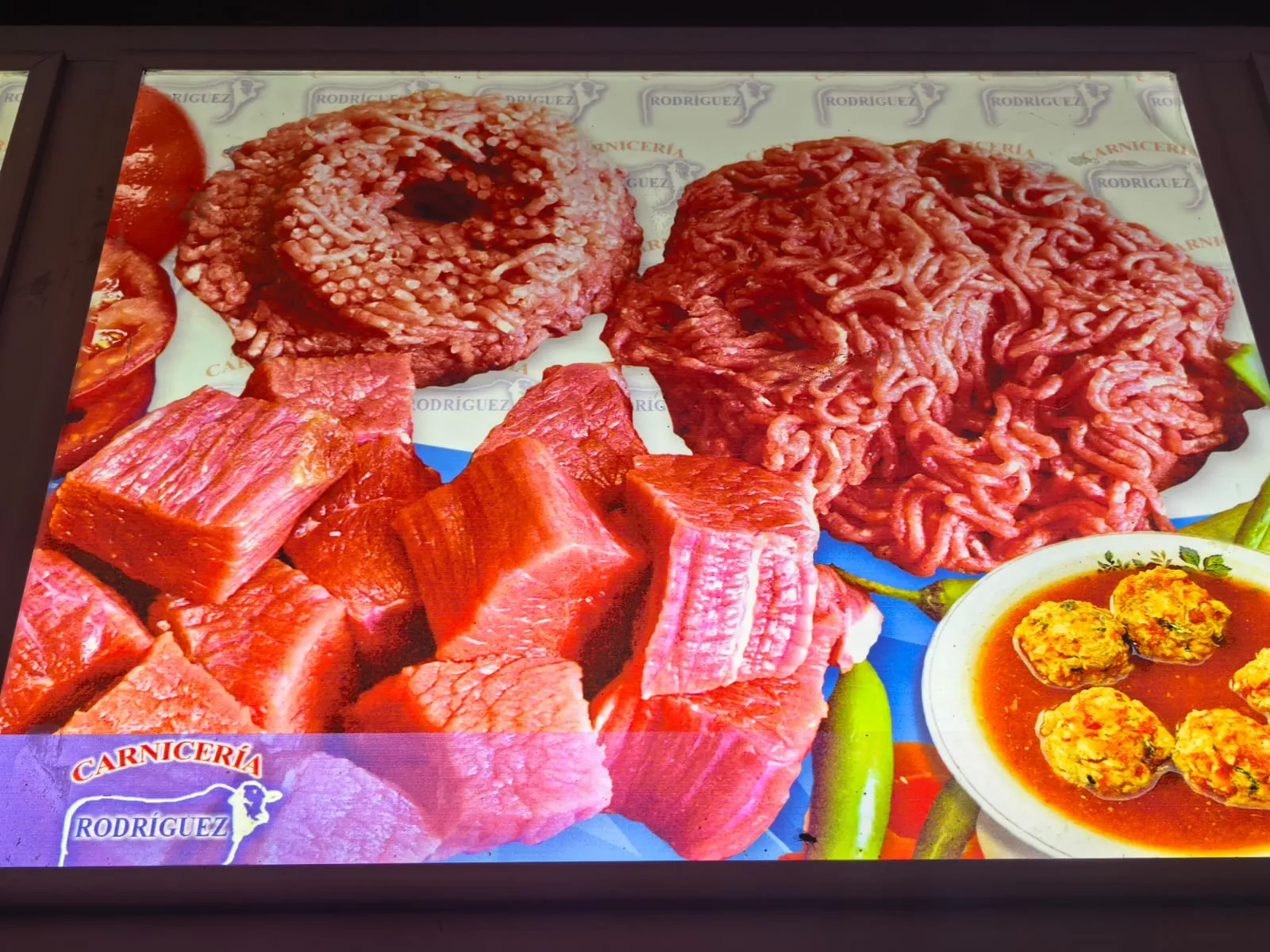Carne molida de res y carne en cubos para guisar